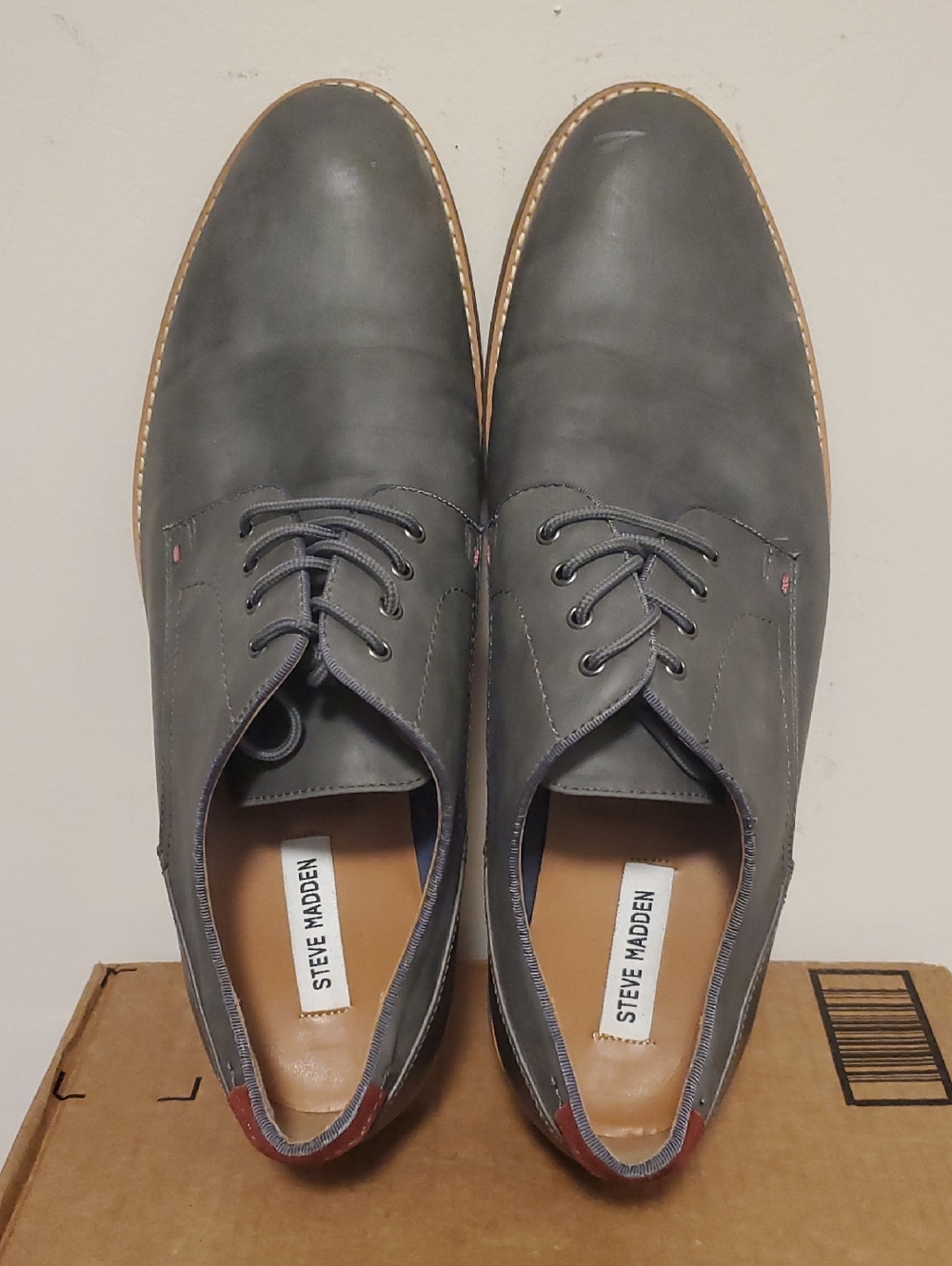 Steve Madden Men's Charcoal Gray Lace-Up Derby Shoes with Brown Trim, Size 13.